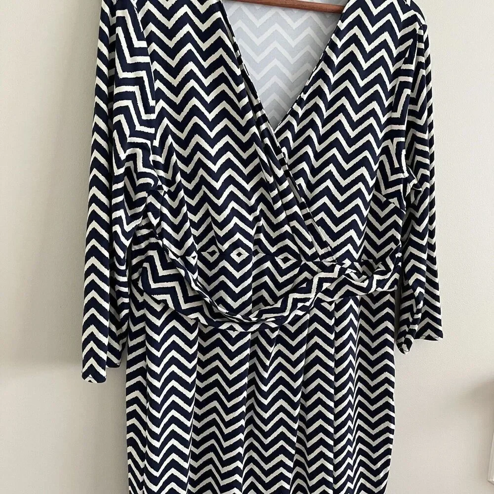 Talbots Chevron Print Belted Slinky Dress XLP Navy Jersey Office Nautical Coast - Picture 10 of 13